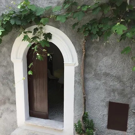 Maria Guest house